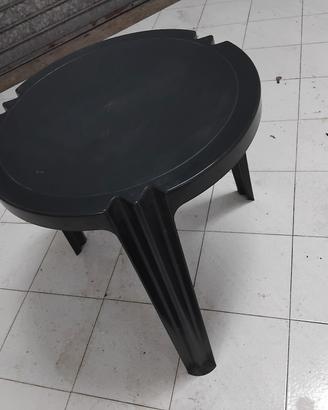 tavolino in plastica per esterni 