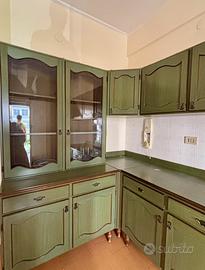 Cucina in stile rustico, vintage, Verde oliva.