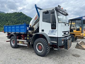 Eurocargo con gru