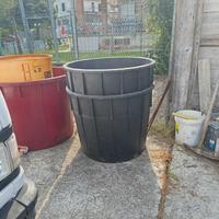 grandi contenitori per la fermentazione del vino