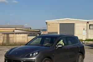 Porsche cayenne benzina hybrid