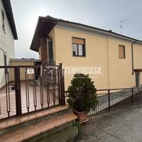 CASA INDIPENDENTE CON CORTILE E DUE BOX AUTO