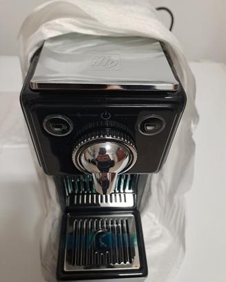 Macchina da caffè nuova illy x3 caps  