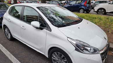 Peugeot 208 gpl 2017, apple/android carplay,