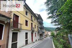 INTERA PALAZZINA Mq 700 in centro a RECOARO TERME