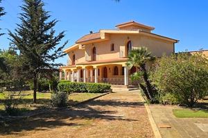 Puglia-massafra complesso immobiliare