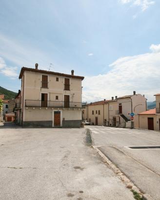 Casa indipendente parco nazionale sirente velino