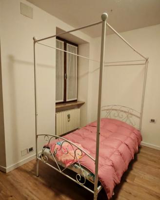 letto a baldacchino bambina