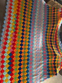 coperta fatta a mano a uncinetto