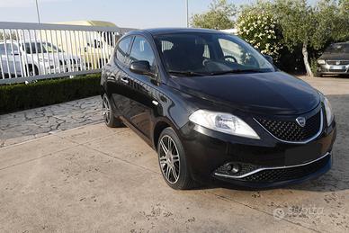 Lancia Ypsilon 1.3 MJT 16V 95 CV 5 porte S&S Gold