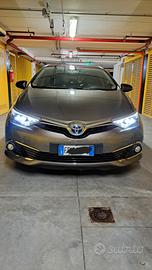 Toyota Auris Hybrid Lounge – 2016