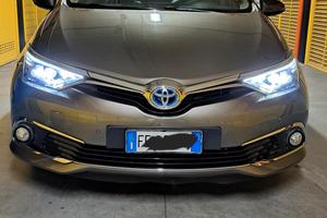 Toyota Auris Hybrid Lounge – 2016