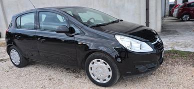 Opel Corsa 1.2 5 porte Club