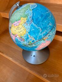 Mappamondo illuminato