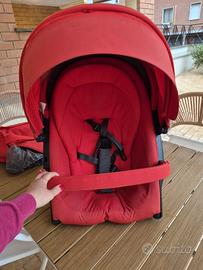 Passeggino Stokke Xplory Trio rosso