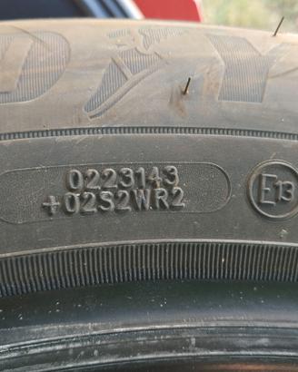 4 pneumatici estivi Goodyear 215/55 R17 98W