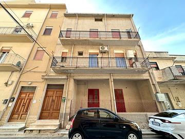 Casa indipendente a Partinico, Via Emerico Amari