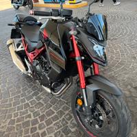 Honda hornet 750 2023 solo 9000km NU0VA permuto