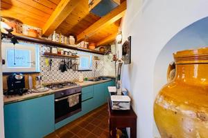 4 LOCALI A VIETRI SUL MARE