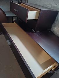 comò e comodino in legno