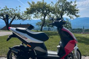 Piaggio NRG 50 power scooter sportivo e affidabile