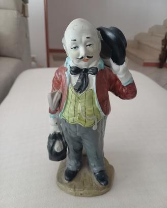 Statuetta vintage gentiluomo in porcellana biscuit
