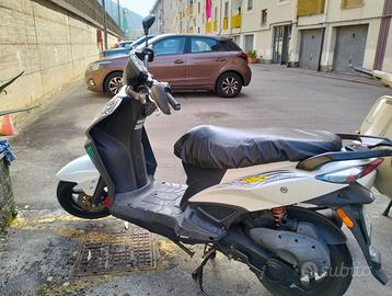 KYMCO Agility 50 RS Naked 2T  prezzo 550 euro