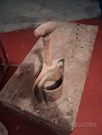 Torchio/pressa manuale antico