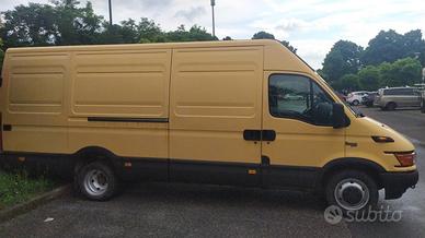 Splendido furgone iveco Daily 35-c13 td 2.8