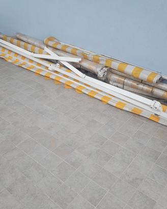 tenda da sole a bracci.
