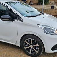 Peugeot 208 1.2 Puretech 110cv (81kw)