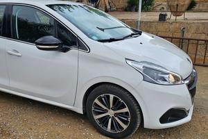 Peugeot 208 1.2 Puretech 110cv (81kw)
