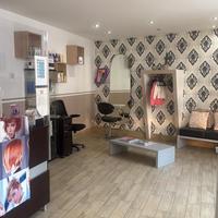 Cabina estetica / angolo barber in salone a Brenta