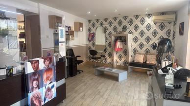 Cabina estetica / angolo barber in salone a Brenta