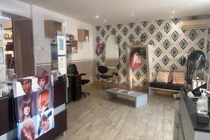 Cabina estetica / angolo barber in salone a Brenta