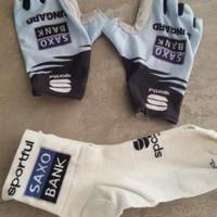 Guantini bici Saxo bank + Calzini