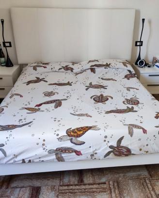 Letto matrimoniale bianco