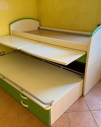 Letto a castello con due scrivanie a scomparsa