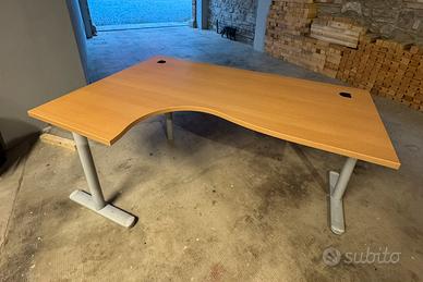 Scrivania ufficio