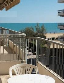 25 LUGLIO-15 AGOSTO/Fronte-lato mare/piscina/5-6px