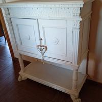 Mobile e specchio da soggiorno