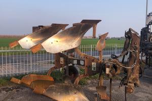 Aratro bivomere Ugo Moro