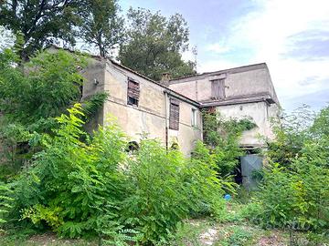 RUSTICO DA RISTRUTTURARE con VISTA PANORAMICA