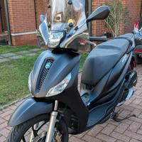 Piaggio Medley 125 S (2023) - Nero opaco 4500 Km