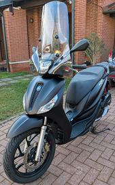Piaggio Medley 125 S (2023) - Nero opaco 4500 Km