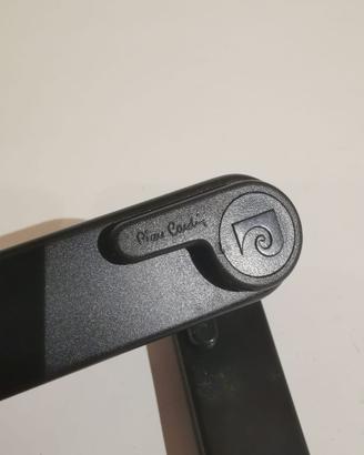 Coppia di accendini in plastica Pierre Cardin