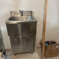 Lavello acciaio inox armadiato