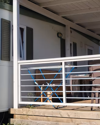 casa mobile con veranda sul lago