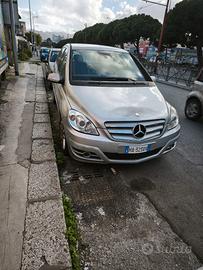 Mercedes B 180