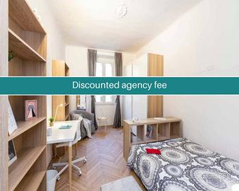 Stanza in appartamento di 120 m² a Milano